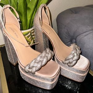 Dazzling pair of Azalea Wang for Akira heels. New without tags never worn.